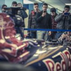 Daniel Ricciardo presenta 'Red Bull on Stage' en el Politécnico de Milán
