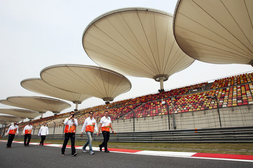 'Track walk' del equipo Force India en China