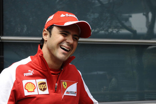 Felipe Massa sonríe en China