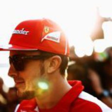 Fernando Alonso en el pitlane de China