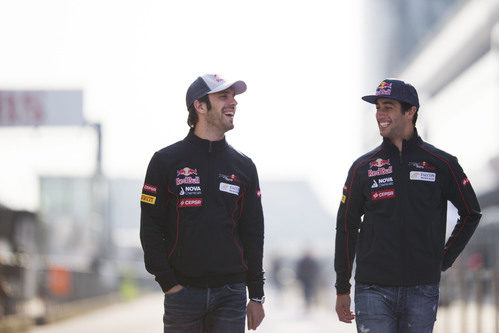 Daniel Ricciardo y Jean-Eric Vergne sonriendo