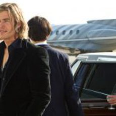 James Hunt llegando a un aeropuerto