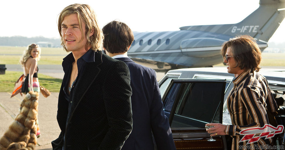 James Hunt llegando a un aeropuerto