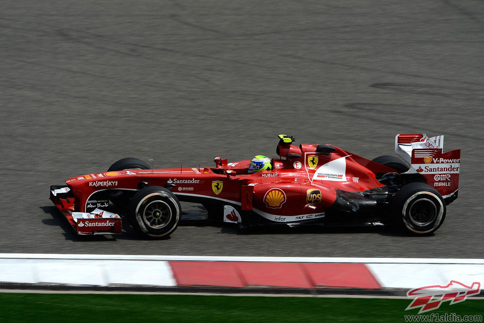 Felipe Massa lideró los libres 2 en China