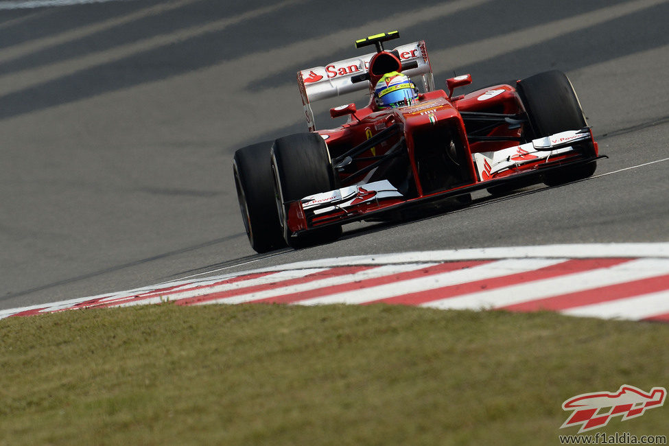 Felipe Massa sigue mostrando buen rendimiento