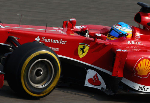 Fernando Alonso rodando en Shanghái