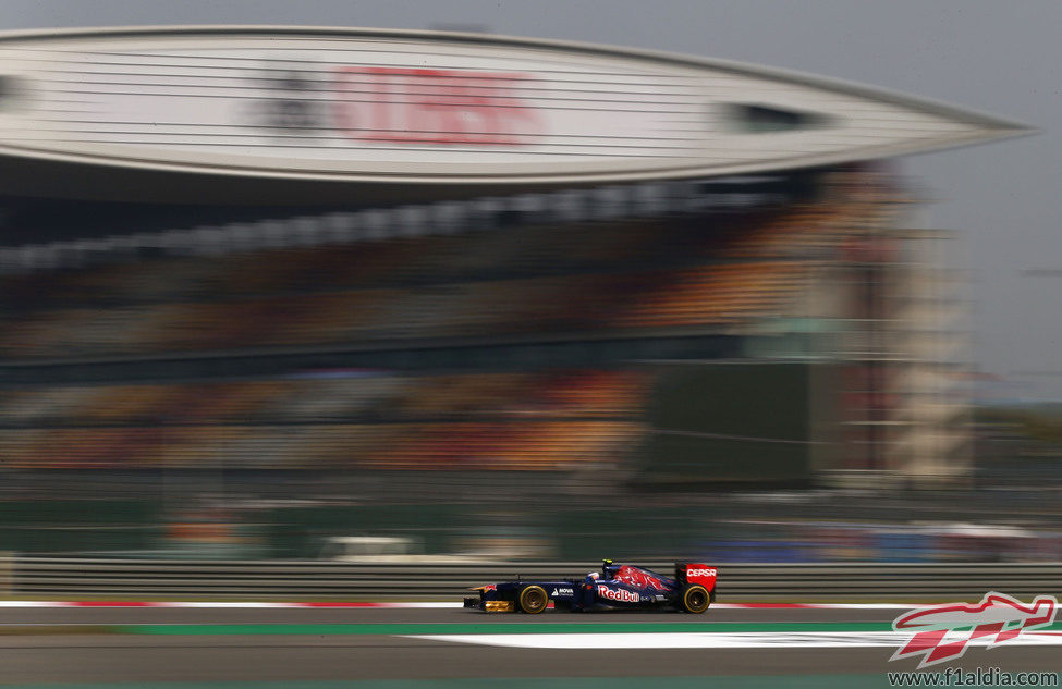 Jean-Eric Vergne rueda en el Gran Premio de China