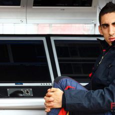 Buemi en el muro