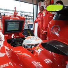 Raikkonen ve la sesión desde el Ferrari