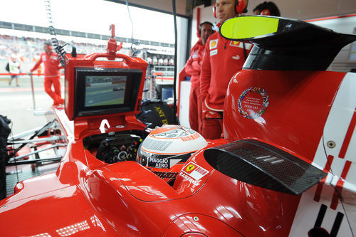 Raikkonen ve la sesión desde el Ferrari