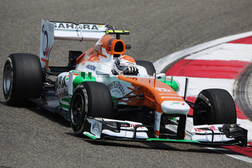 Adrian Sutil rodando en el primer sector