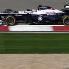 Pastor Maldonado con el FW35 en China