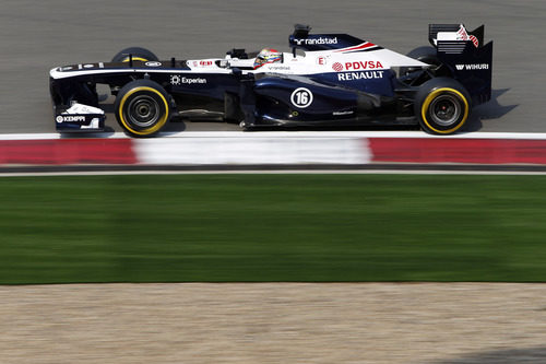 Pastor Maldonado con el FW35 en China