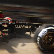 Romain Grosjean con el Lotus E21