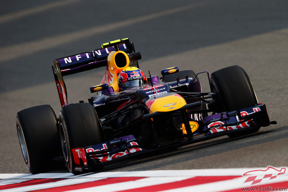 Mark Webber con el RB9 en China