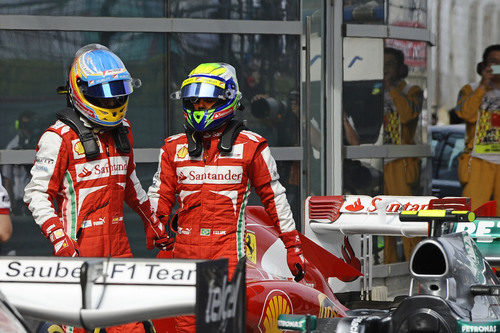 Felipe Massa y Fernando Alonso al terminar la clasificación en China