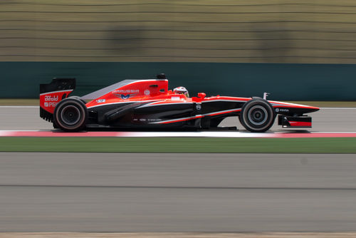 Jules Bianchi ganó la batalla a los Caterham en China