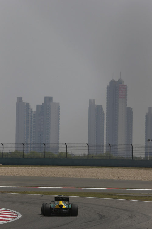 Charles Pic traza otra de las curvas del circuito de Shanghái