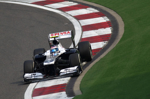 Valtteri Bottas afronta una de las curvas del trazado de Shanghái