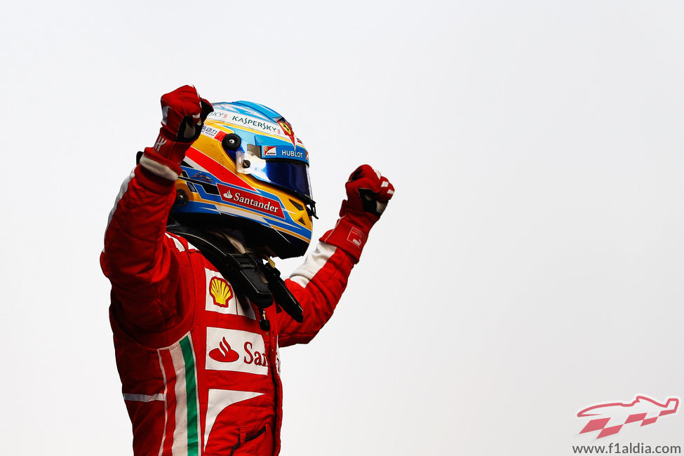 Fernando Alonso gana en China