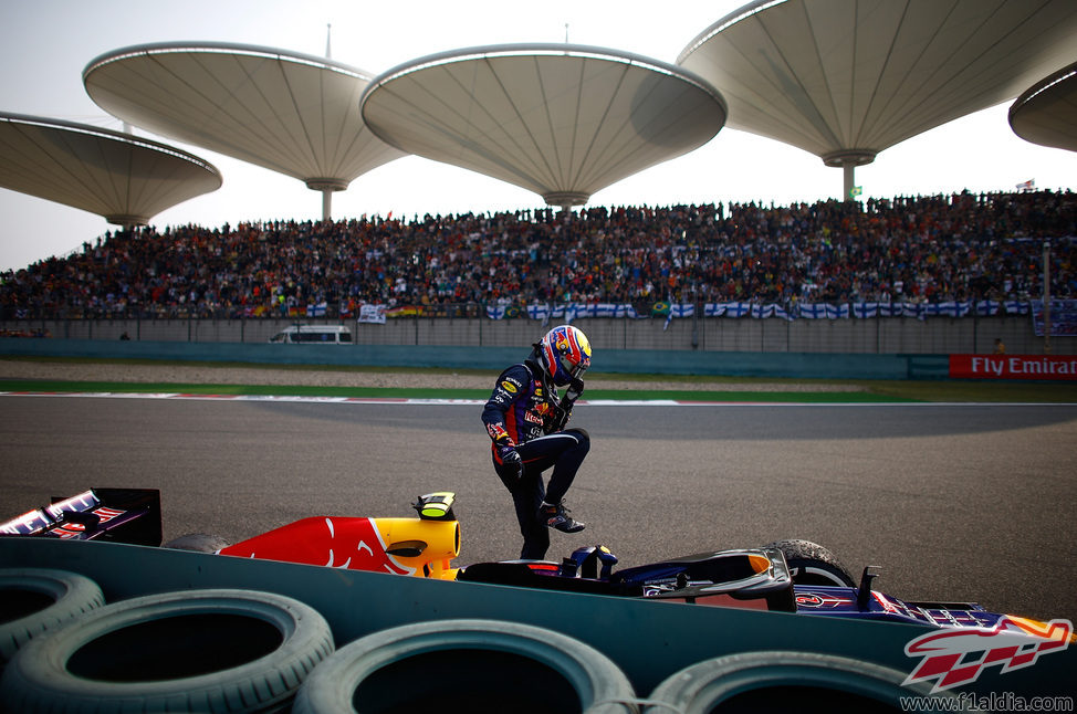 Mark Webber abandona el Gran Premio de China