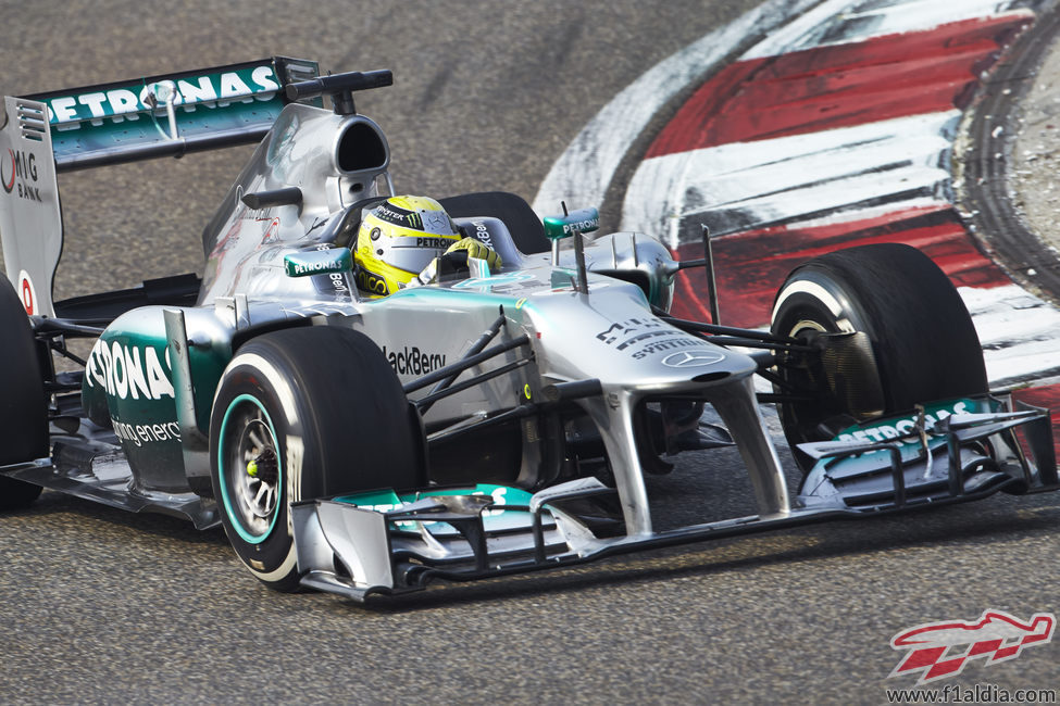 Nico Rosberg rueda en Shanghái