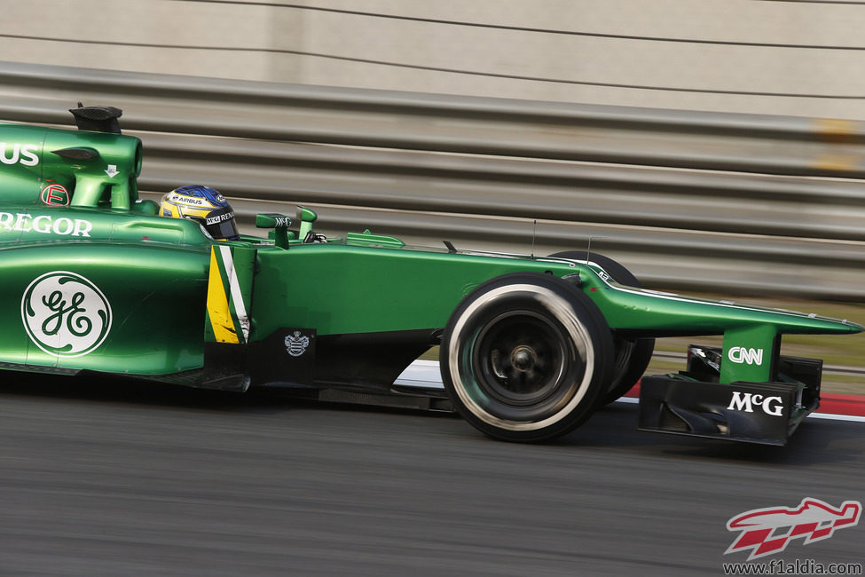 Charles Pic completando el desafío de un Gran Premio en el circuito de Shanghái