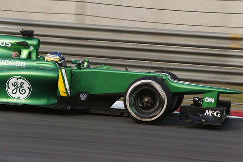 Charles Pic completando el desafío de un Gran Premio en el circuito de Shanghái