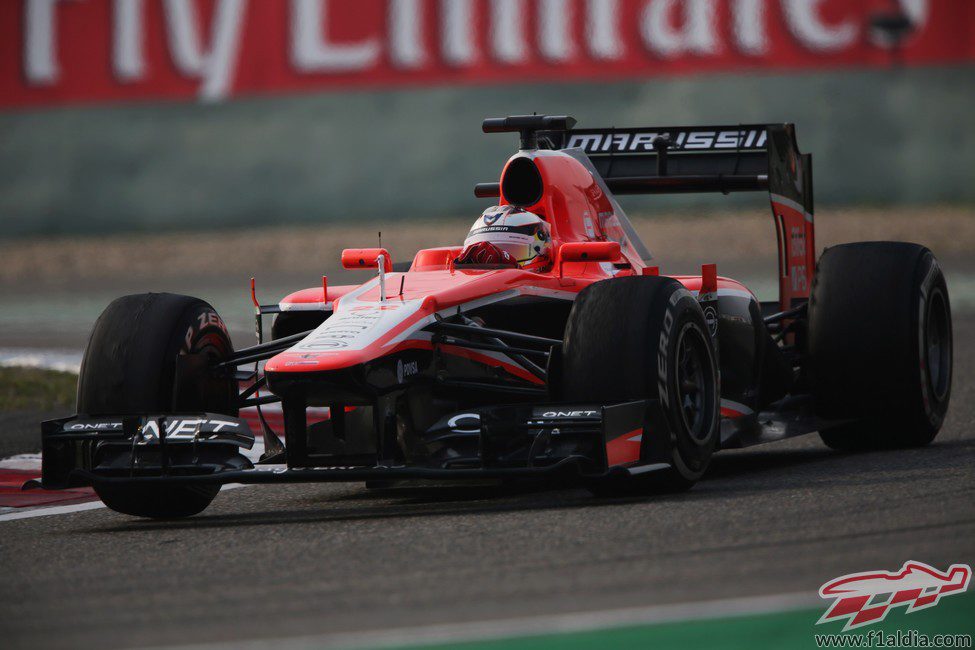 Jules Bianchi traza otra de las curvas del GP de China 2013