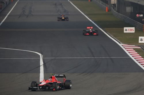 Max Chilton afronta la primera curva del circuito de Shanghái