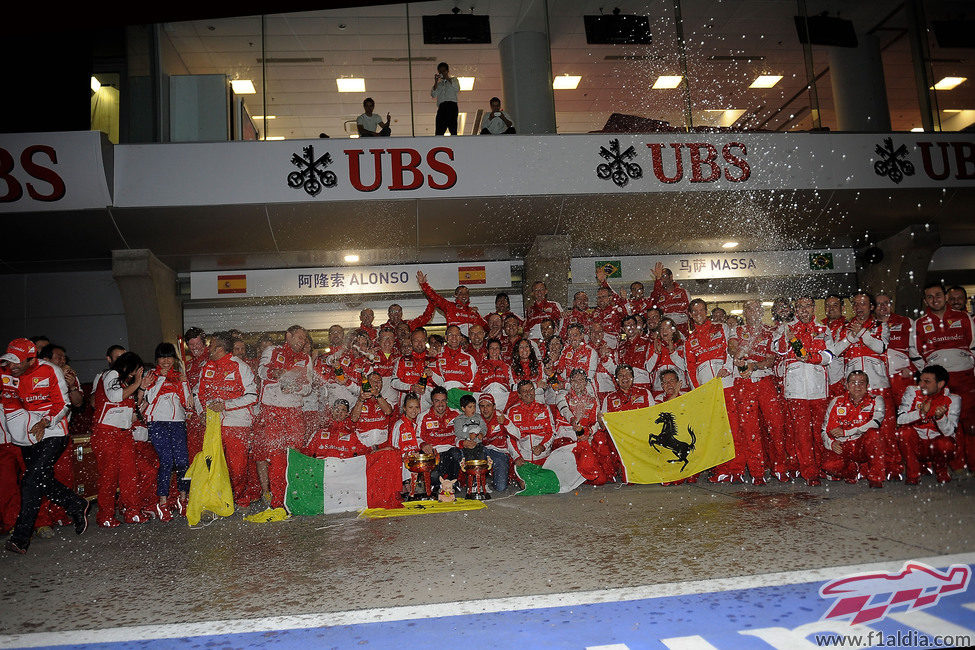 Champagne en Ferrari