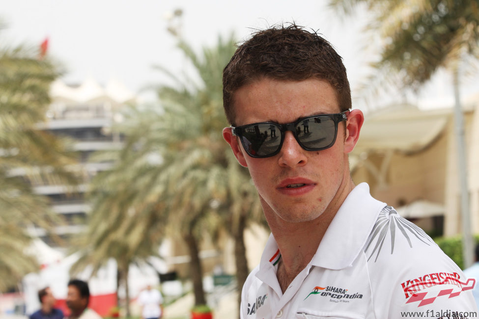 Paul di Resta en el paddock de Sakhir