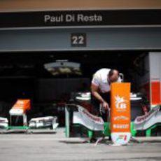 Trabajo en el box de Force India