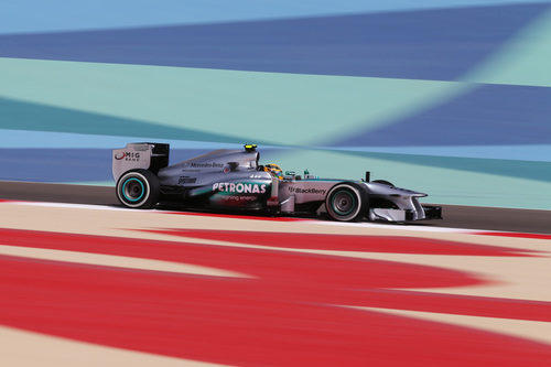 Lewis Hamilton rodando en Baréin
