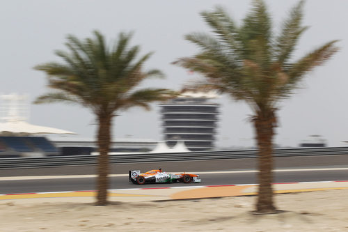 Paul di Resta, entre palmeras