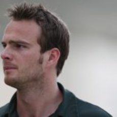 Giedo van der Garde no parece muy contento de ceder el viernes su CT03