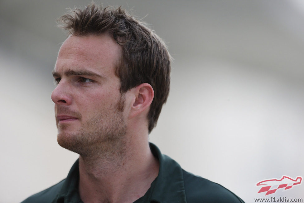 Giedo van der Garde no parece muy contento de ceder el viernes su CT03