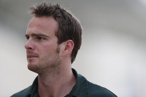 Giedo van der Garde no parece muy contento de ceder el viernes su CT03