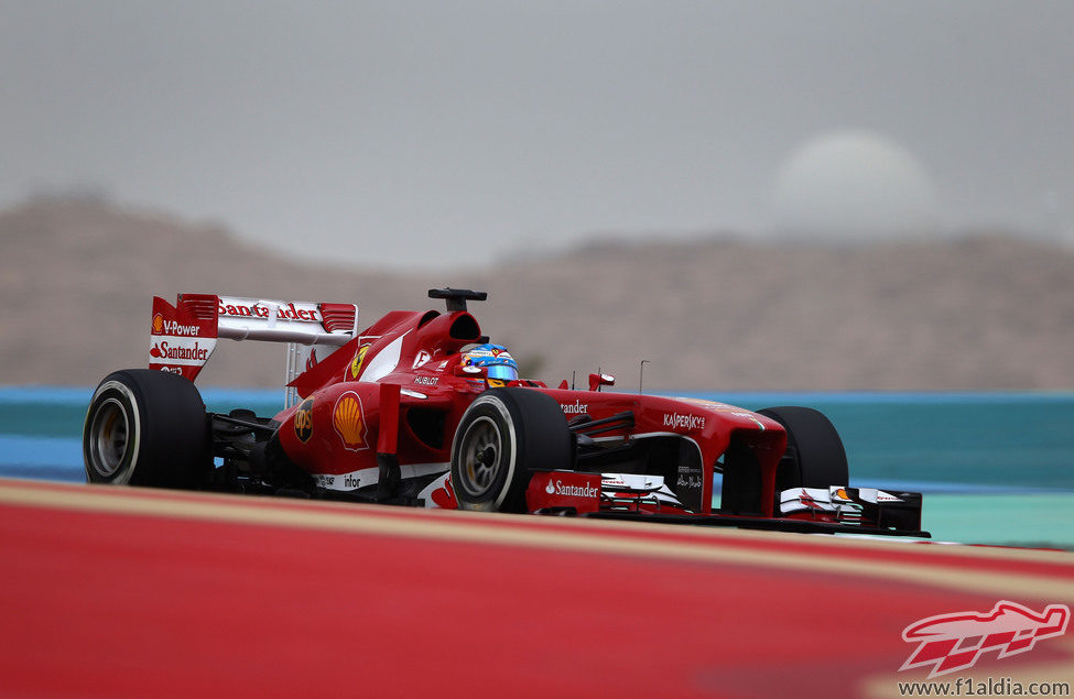 Fernando Alonso, clasificando en el Gran Premio de Baréin