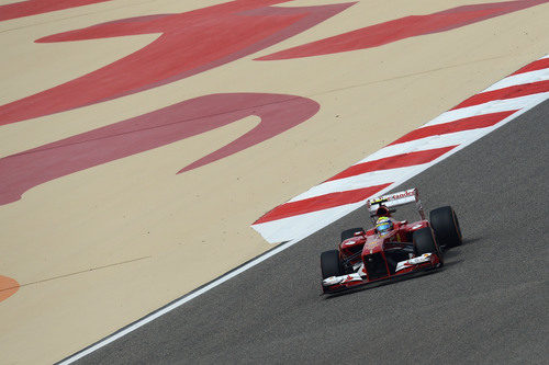 Felipe Massa prueba el compuesto duro en Sakhir