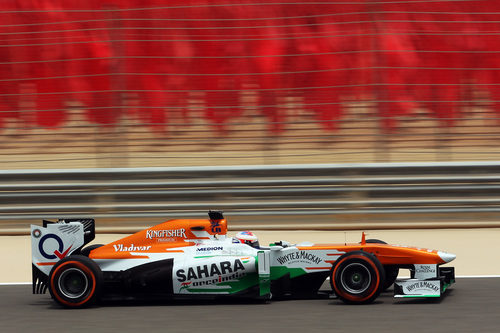 Paul di Resta caminando hacia la séptima posición