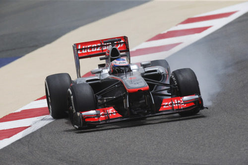 Jenson Button apurando al máximo en Baréin