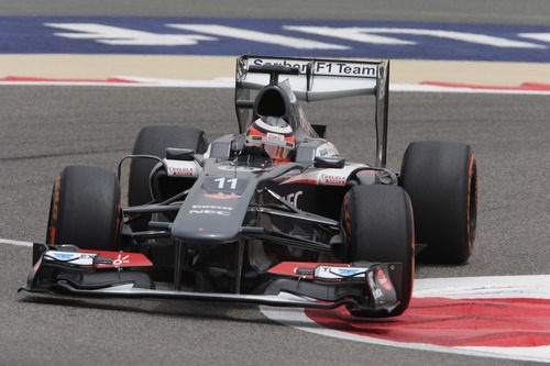 Nico Hülkenberg afronta una de las curvas de Sakhir