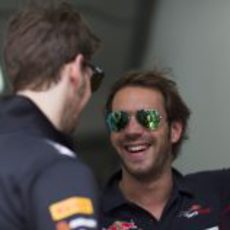 Jean Eric Vergne sonriente instantes antes de disputarse la carrera