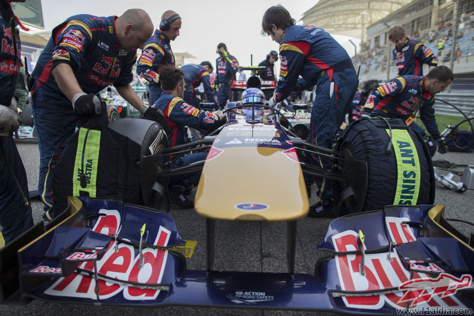 Todo listo para que Daniel Ricciardo comience el Gran Premio