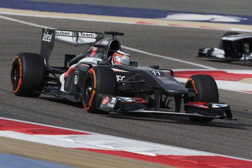 Nico Hülkenberg a toda velocidad durante el GP de Baréin 2013