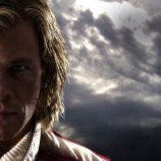 Chris Hemsworth, como James Hunt, en Rush