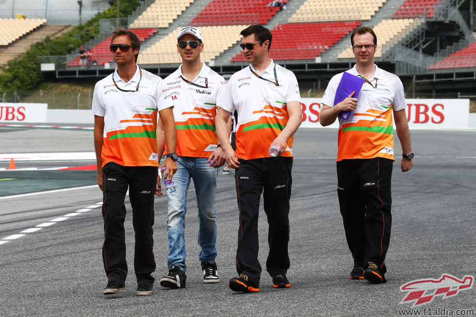 'Track walk' del equipo Force India en España