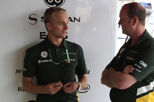 Heikki Kovalainen en el box de Caterham