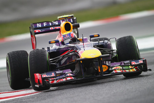 Mark Webber exprime su Red Bull antes del fuego real